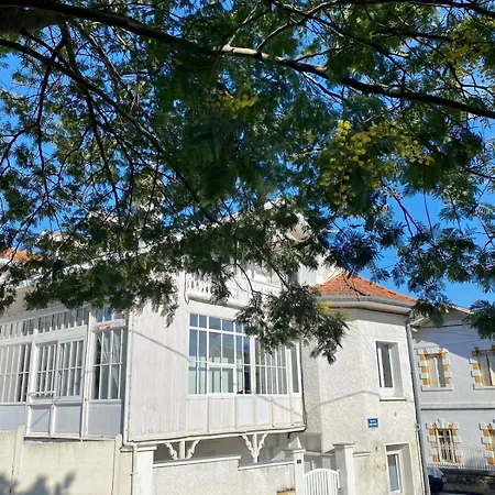 100m From Spacious 100m2 With Parking And Air Conditioning Apartment *