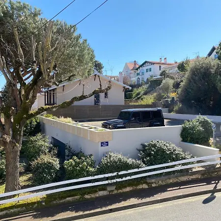 100m From Spacious 100m2 With Parking And Air Conditioning *